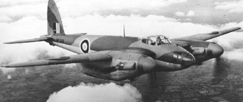 Venesta supplies plywood to build De Havilland Mosquitos in WW2.